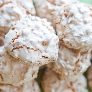 Macaroon Meringue Cookies