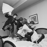 Pillow Fight (1964)