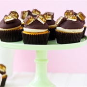 Pumpkin Snickers Cupcakes