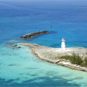 Nassau Harbour Lighthouse