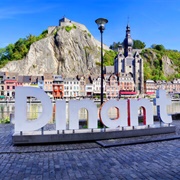 Letters "DINANT"