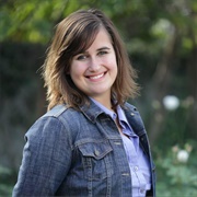 Sara Mitchell (Queer/Bisexual, She/Her)