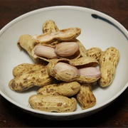 Steamed Peanuts (茹で落花生)