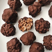 Apple Pie Crispy Choc Bites