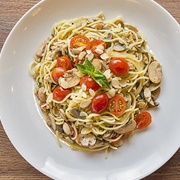 Spaghetti With Mushrooms and Cherry Tomatoes