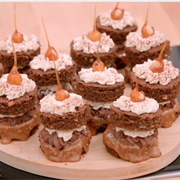 12 Mini Sandwich Cakes