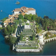 Borromean Islands, No Money!