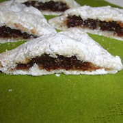 Vegan Hazelnut Date and Raisin Ravioli Cookies