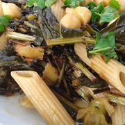 Macaroni With Chickpeas