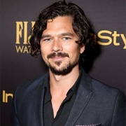 Luke Arnold