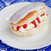 Paul Hollywood's Iced Fingers