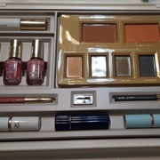 Estee Lauder Makeup Kit