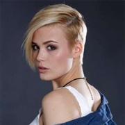 Dominique Rinderknecht (LGBTQ+/Bisexual, She/Her)