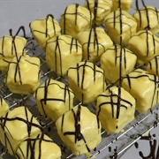36 Fondant Fancies