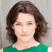 Hannah Monson (Queer, She/Her)