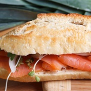 Bocadillo De Salmon
