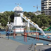 Frank Kitts Park, Waterfront