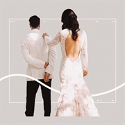 Groom Can't See the Bride Dressed Before the Wedding