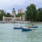 Parque Del Retiro Madrid Rowboats