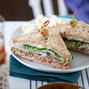 Red Pepper Hummus & Spinach Sandwich