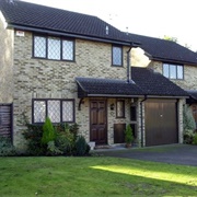 12 Picket Post Close