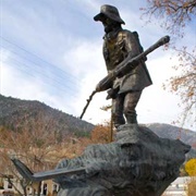 "Snowshoe" Thompson Memorial Statue
