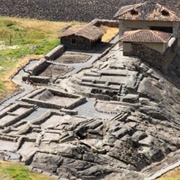 Complejo Arqueológico Baños Del Inca En Coyoctor, Ecuador