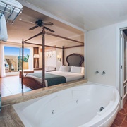 Jacuzzi Bath in the Room in Mallorca