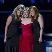 Silent Night - Kelly Clarkson, Trisha Yearwood, Reba McIntyre