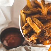 Salty Fries With Dip