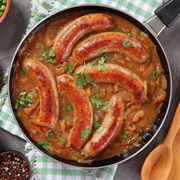 Bratwurst in Biersoße