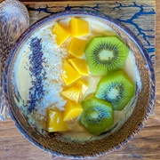 Vegan Smoothie Bowl With Mango, Kiwi and Coconut