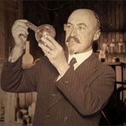 Leo Baekeland Announces the Creation of Bakelite
