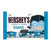 Hersheys Cookies Creme Fangs