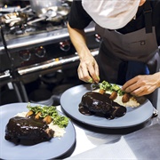 Chamorro Con Mole Negro