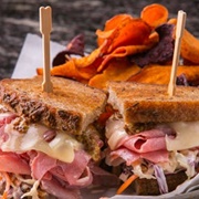 Dinty Moore Sandwich