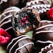 Oreo Truffles With Raspberry Filling
