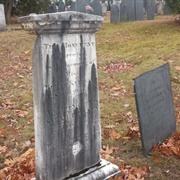 Grave of the Kneeland Maids