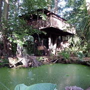 Castle Cottage Treehouse