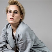 Einfach So - Mine Feat. Giulia Becker