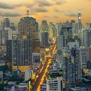 Sukhumvit Rd Nightlife, Shopping & Markets