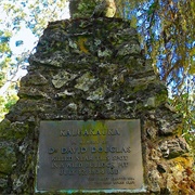 Kaluakauka (Doctor's Pit)