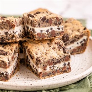 Cookies & Cream Chocolate Cookie Bars