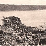 The Quebec Bridge Collapses Entirely