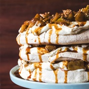 Apple Pie Pavlova