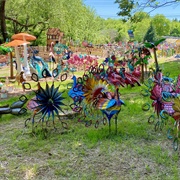 The Zoo, Groovy Yard Art