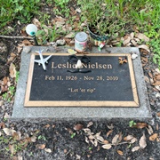 Leslie Nielsen's Gravesite