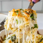 Chicken and Broccoli Alfredo Pasta Bake