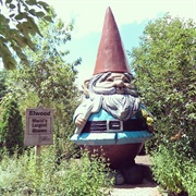 Elwood, the World's Tallest Concrete Gnome