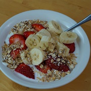 Cereals With Banana and Strawberries
